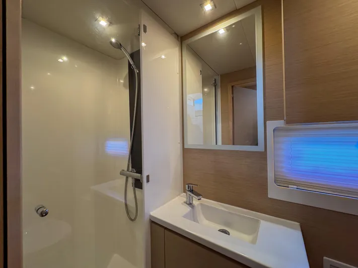 Fountaine Pajot 50' Yacht Photos Pics 