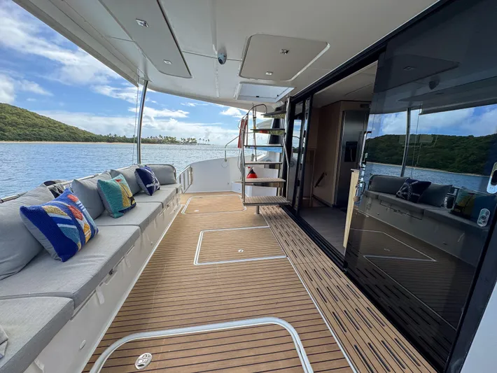 Fountaine Pajot 50' Yacht Photos Pics 