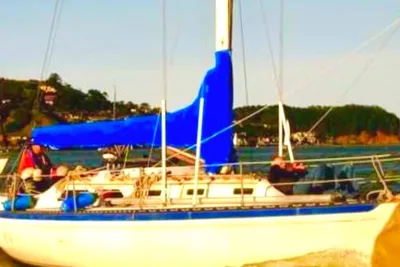 Islander Sloop 36