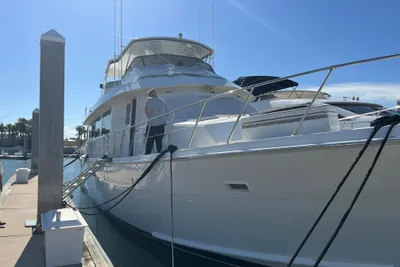 Hatteras 74 Cockpit Motor Yacht