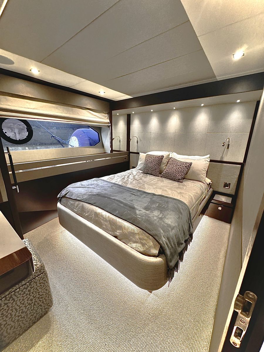 2019 Sunseeker 76 