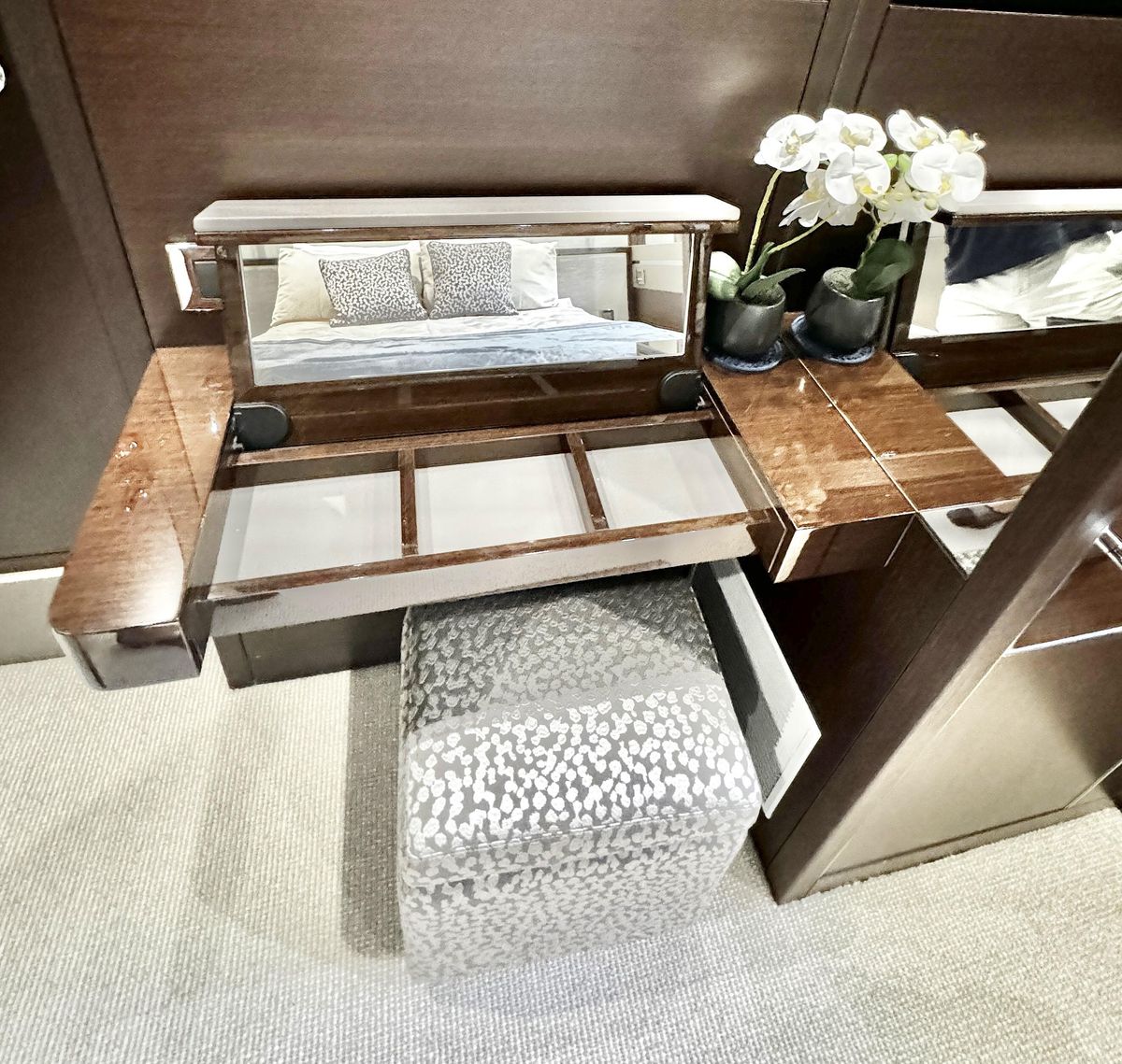 2019 Sunseeker 76 