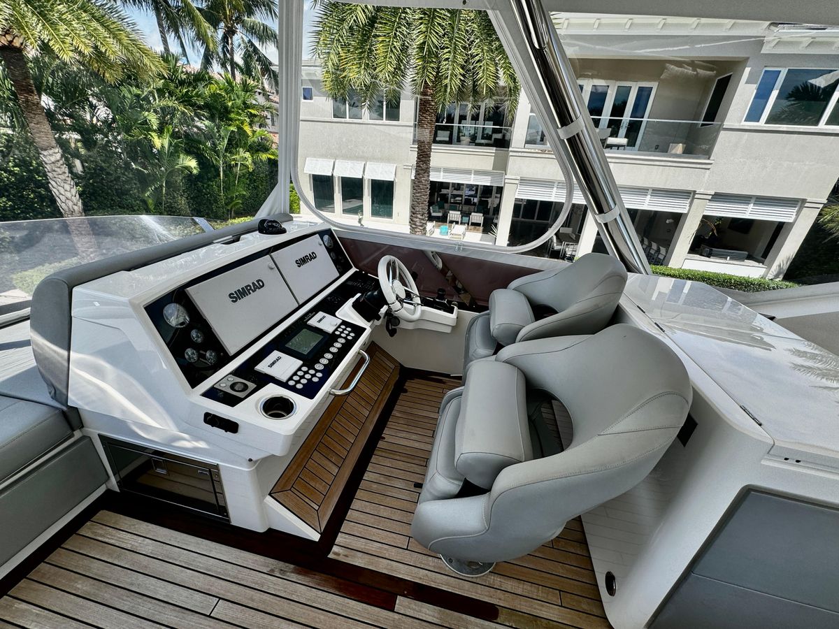 2019 Sunseeker 76 