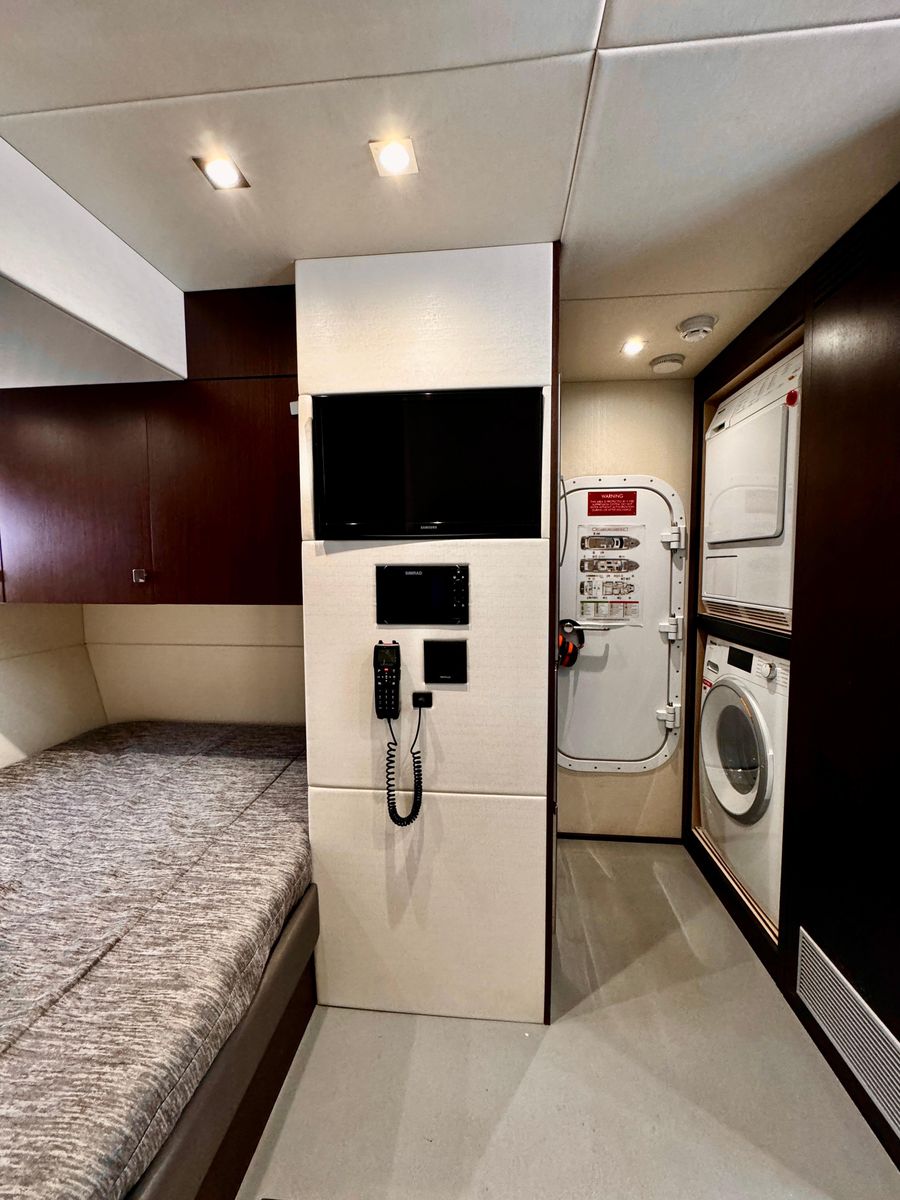 2019 Sunseeker 76 