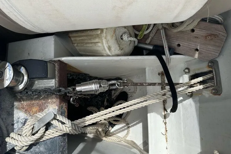 Waterlilly Yacht Photos Pics Rope and chain mechanism on 2017 Fountaine Pajot Lucia 40 catamaran deck.