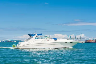 Sea Ray 330 Sundancer