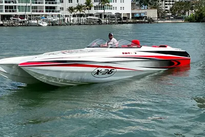 2004 Spectre 36 Cat