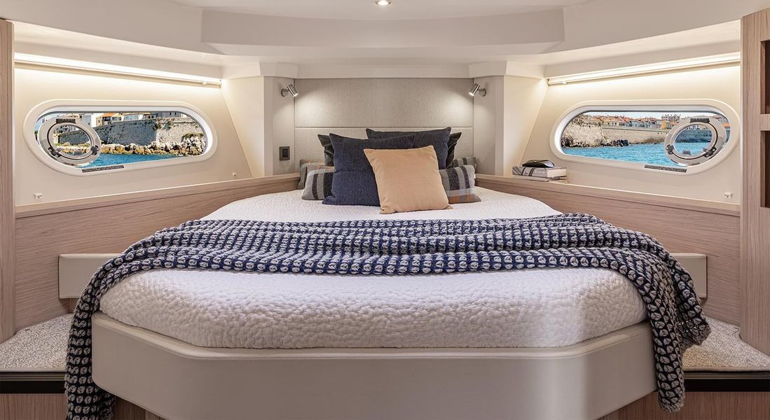 2023 Beneteau Swift Trawler 41 Sedan