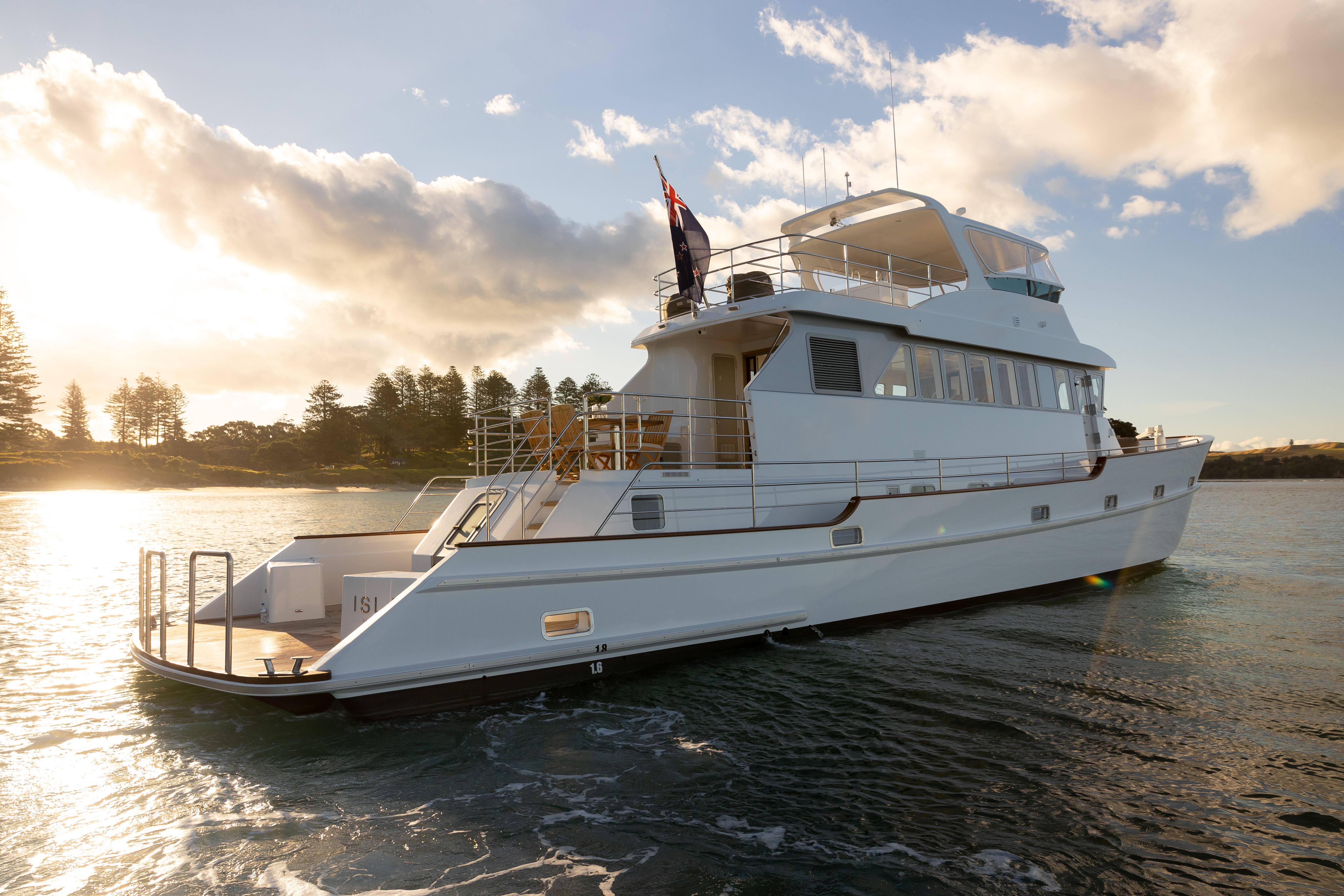 yachtworld pilothouse