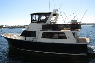 Mainship 40 Trawler