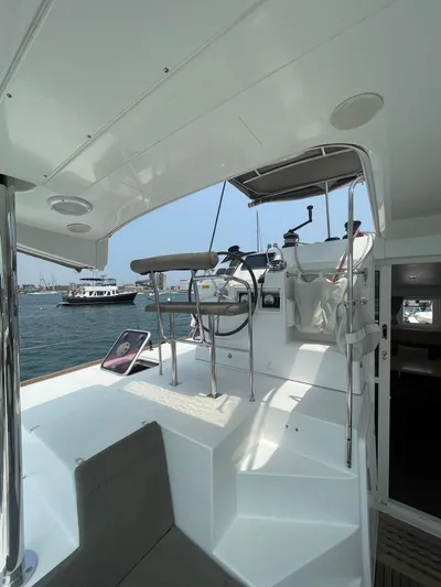 Lucy In The Sky Yacht Photos Pics 