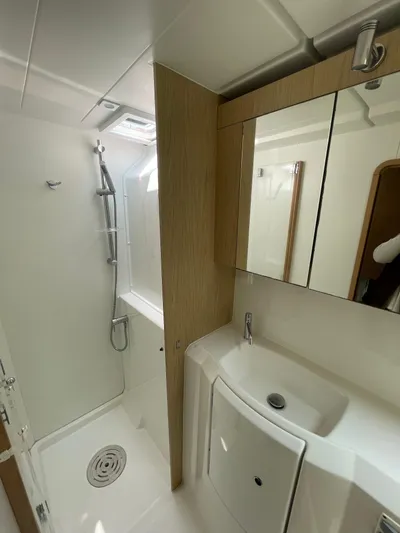 Lucy In The Sky Yacht Photos Pics 