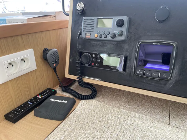 Lucy In The Sky Yacht Photos Pics 