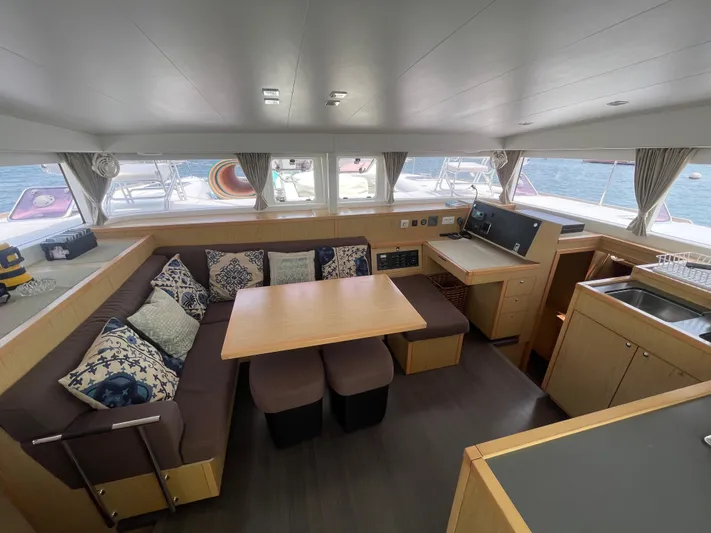 Lucy In The Sky Yacht Photos Pics 