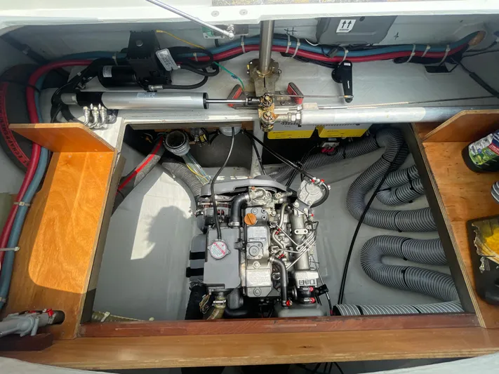 Lucy In The Sky Yacht Photos Pics 