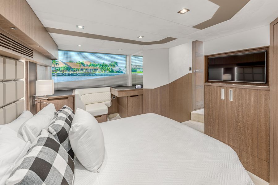 2019 Galeon Fly