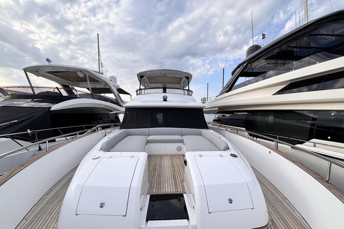 2025 Azimut 66 
