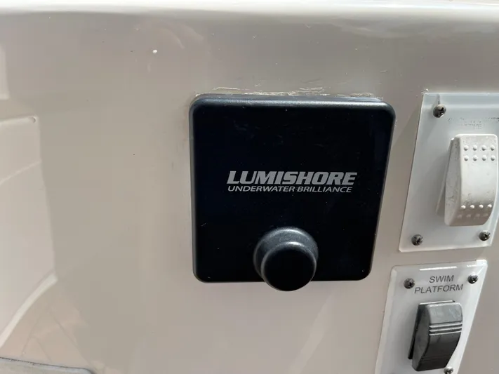 Greatest Escape Yacht Photos Pics Lumishore underwater light control on 2006 Sea Ray 58 Sedan Bridge yacht.