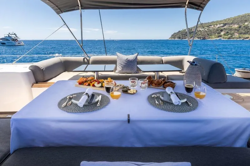 Ych2 Yacht Photos Pics 