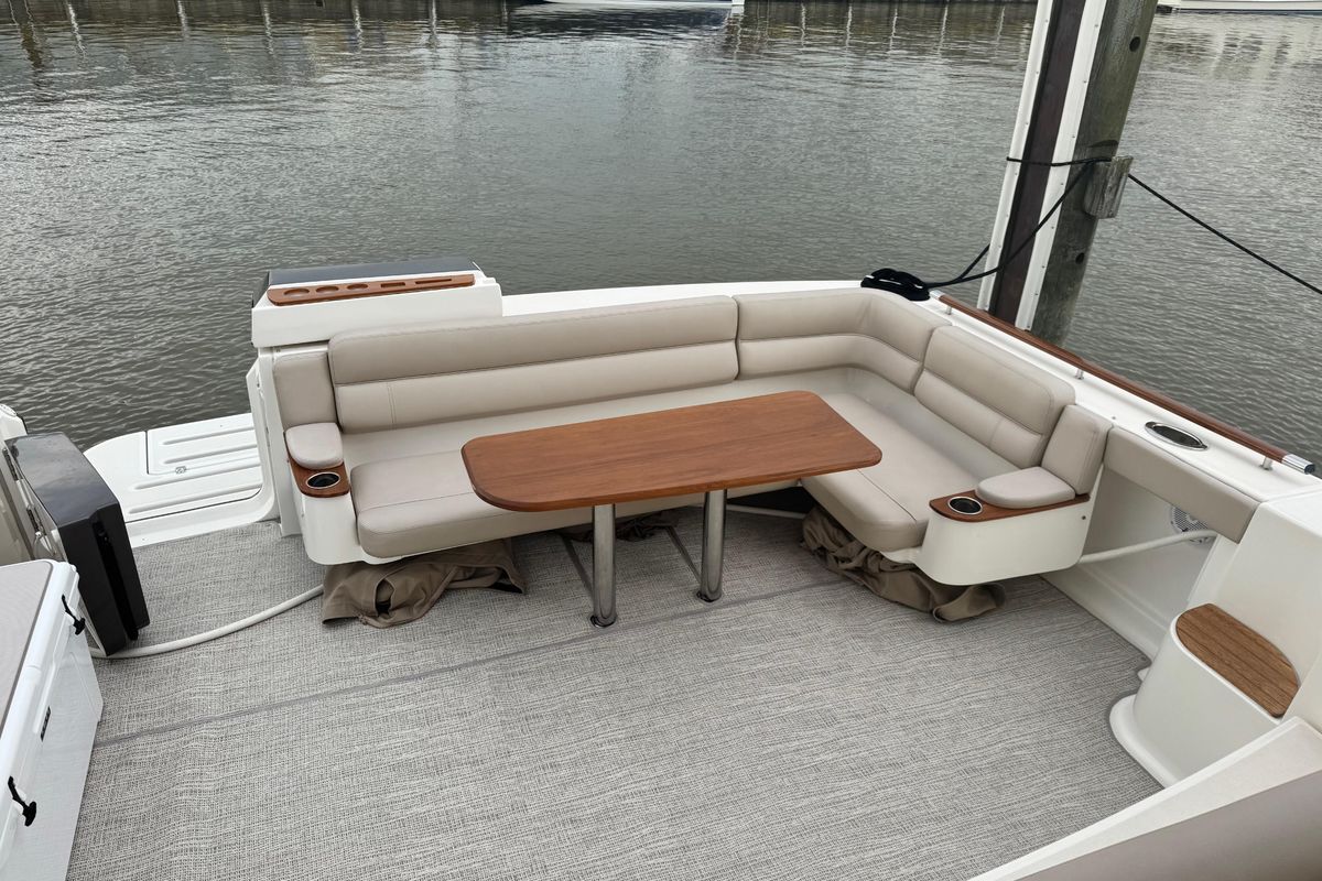 2014 Tiara Yachts 43 