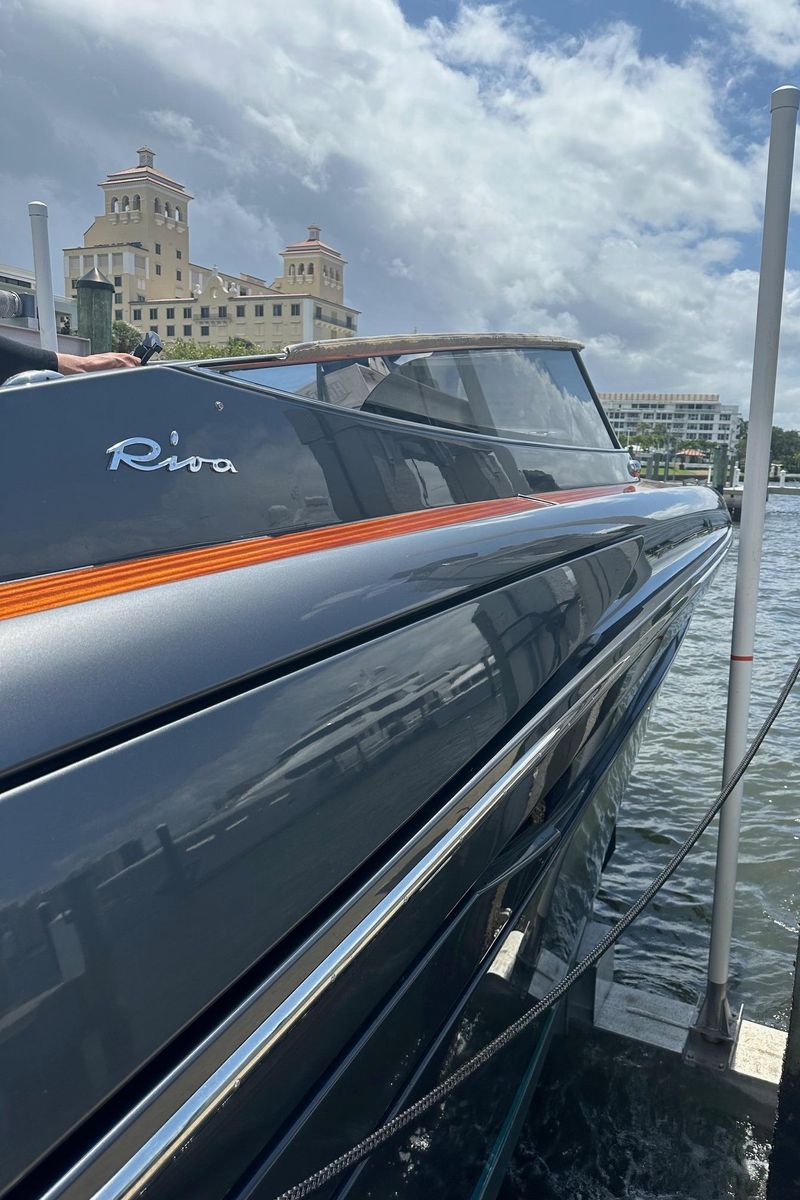 2015 Riva 44 