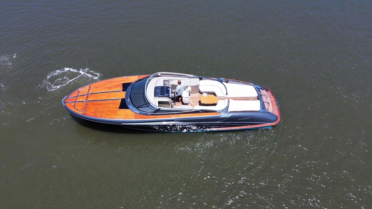 2015 Riva 44 