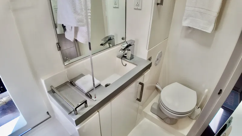 Promiscuous Yacht Photos Pics 