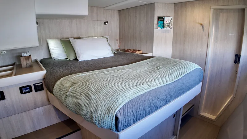 Promiscuous Yacht Photos Pics 