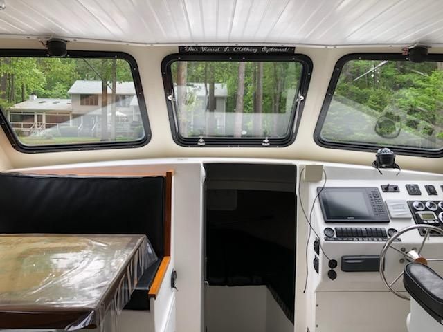 2015-32-custom-broad-creek-32-custom-bay-boat