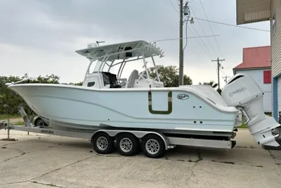 Sea Fox 328 Commander