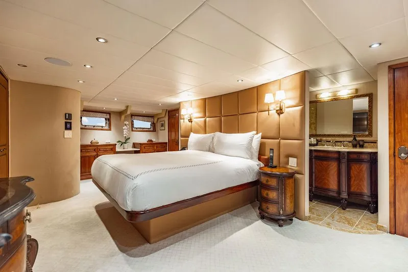 Empire Sea Yacht Photos Pics Luxurious yacht cabin with double bed and elegant decor, built in 2009.