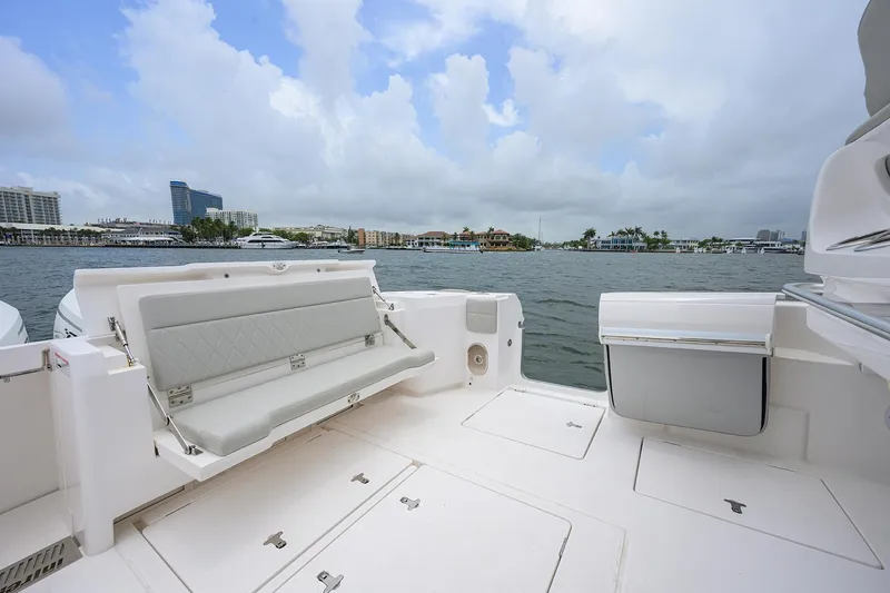  Yacht Photos Pics 2023 Intrepid 41 Valor