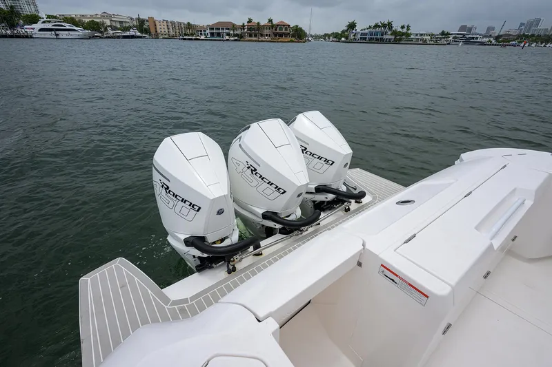  Yacht Photos Pics 2023 Intrepid 41 Valor