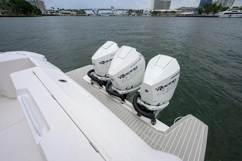  Yacht Photos Pics 2023 Intrepid 41 Valor