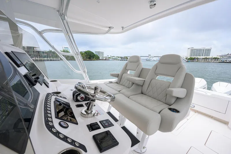  Yacht Photos Pics 2023 Intrepid 41 Valor