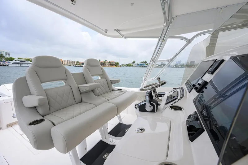  Yacht Photos Pics 2023 Intrepid 41 Valor