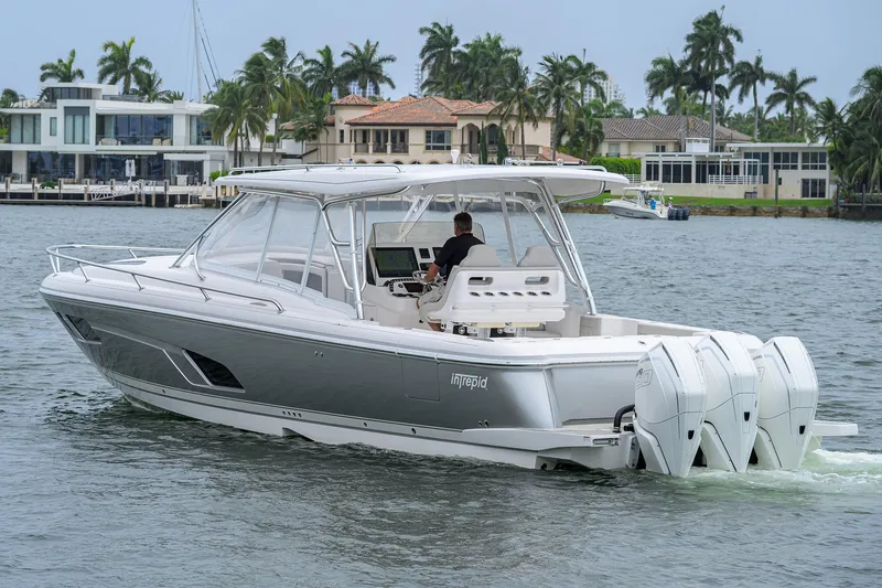  Yacht Photos Pics 2023 Intrepid 41 Valor