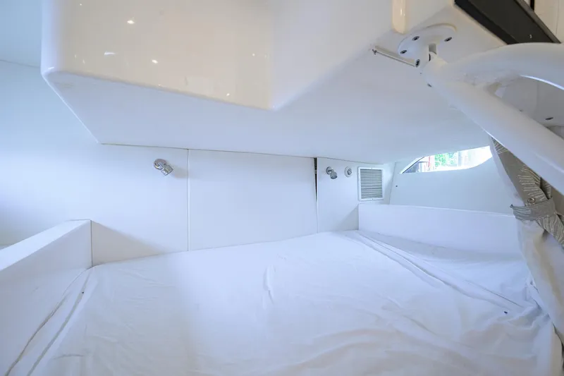  Yacht Photos Pics 2023 Intrepid 41 Valor