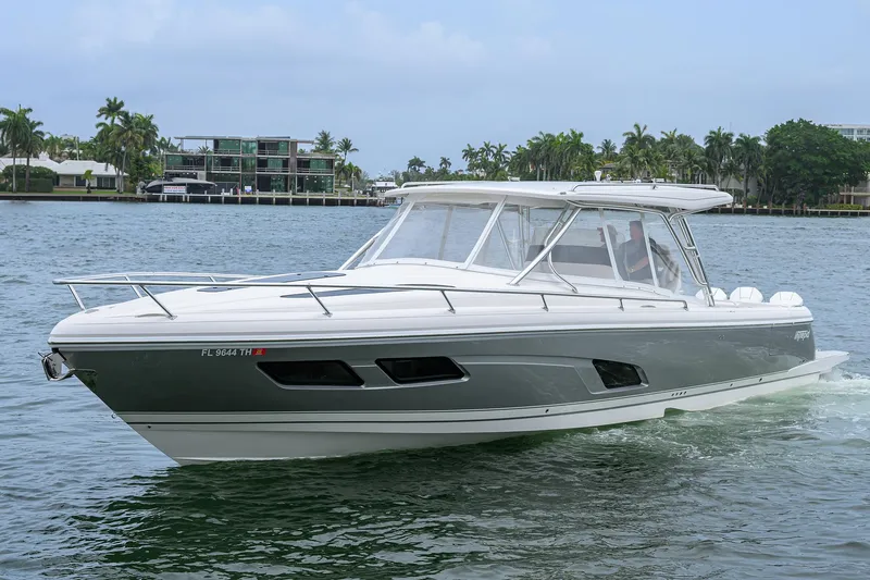  Yacht Photos Pics 2023 Intrepid 41 Valor