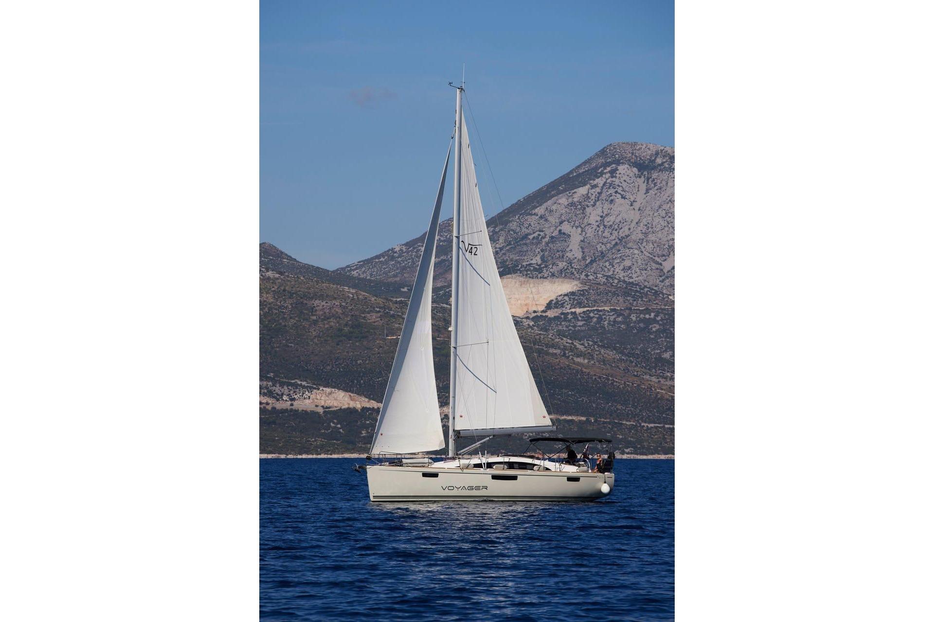 2018 Bavaria Vision 42