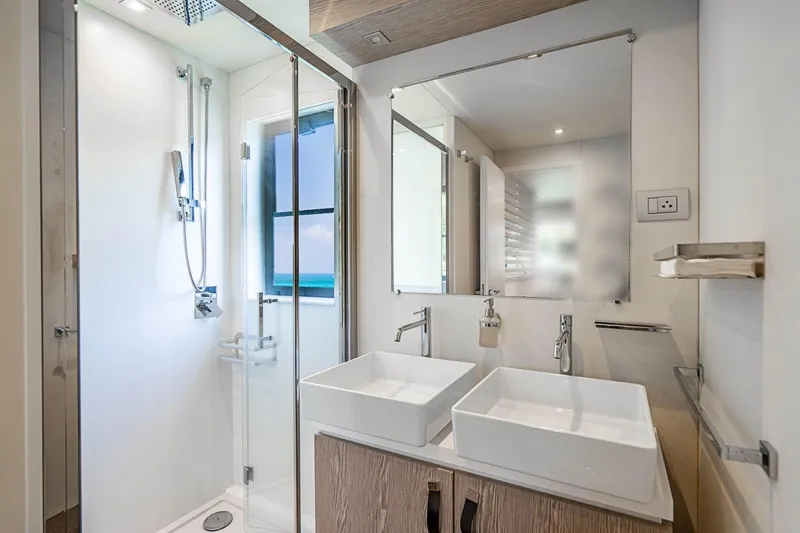 Persistence Yacht Photos Pics Luxurious bathroom in Overblue 58 Power Catamaran, 2017 model.