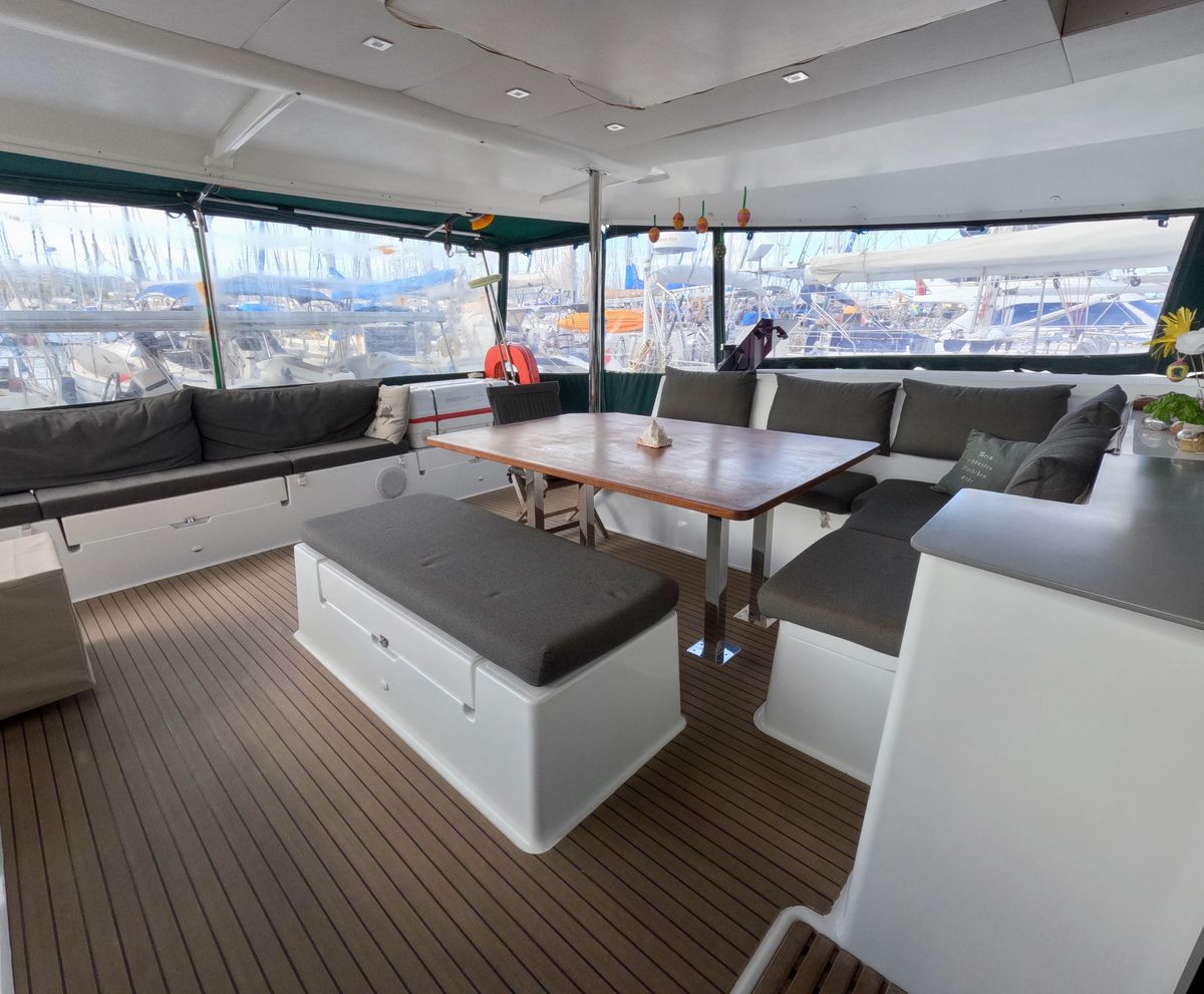 2017 Fountaine Pajot 54 