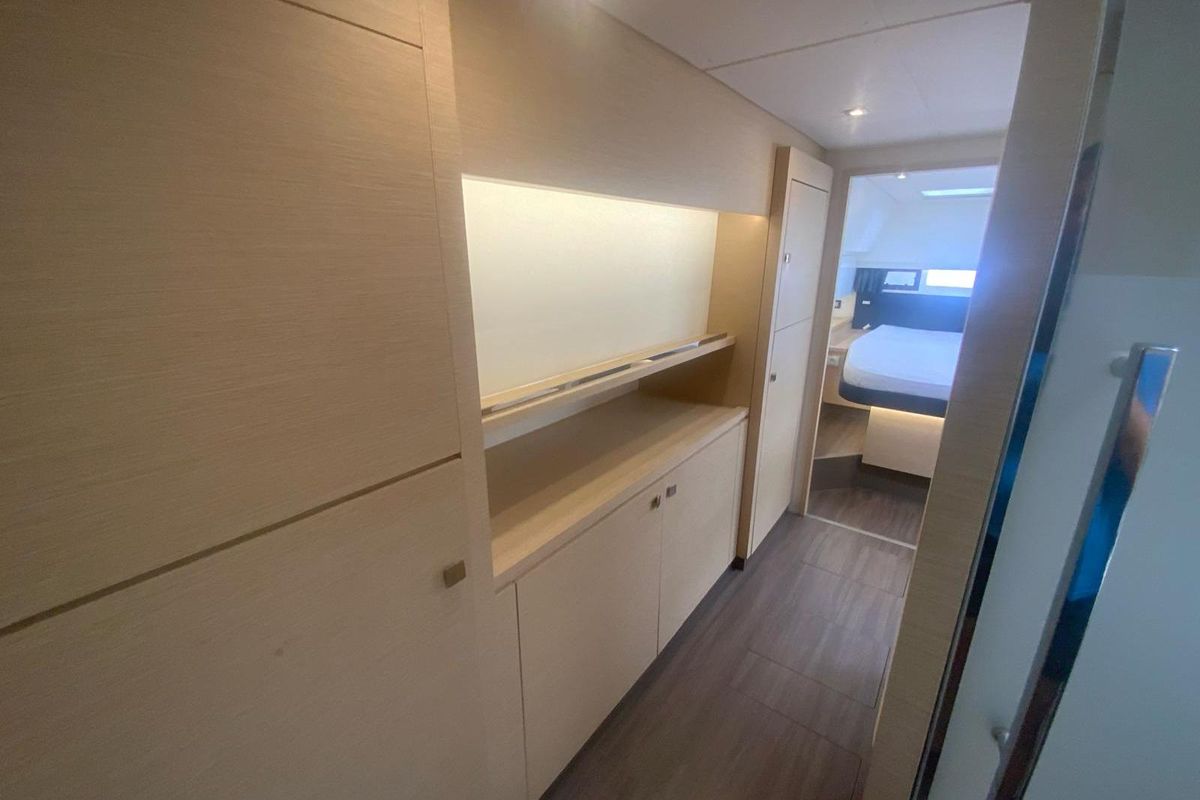 2017 Fountaine Pajot 54 