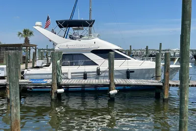 Bayliner 3788 Command Bridge Motoryacht