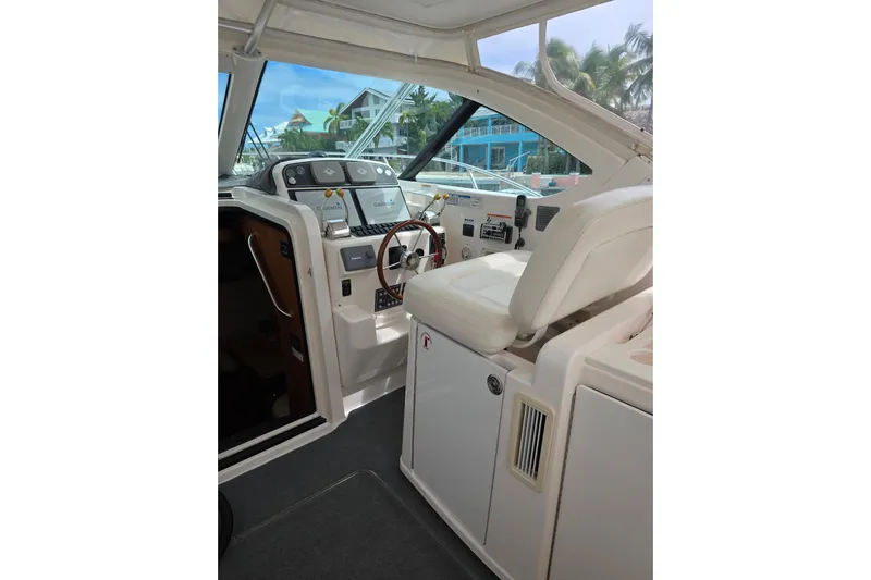  Yacht Photos Pics 2006 Tiara Yachts 3600 Open helm with modern controls and comfortable seating.