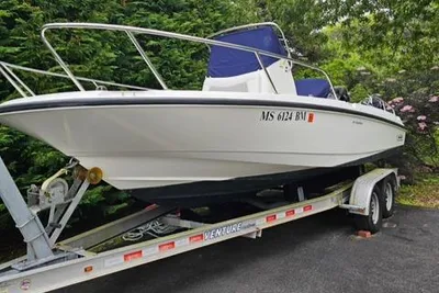 Boston Whaler 210 Dauntless