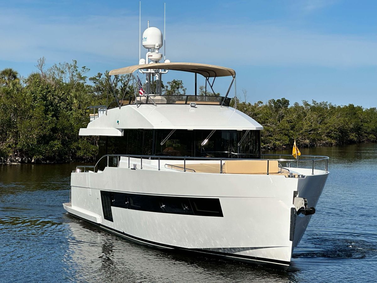 2019 Sundeck Yachts 58 