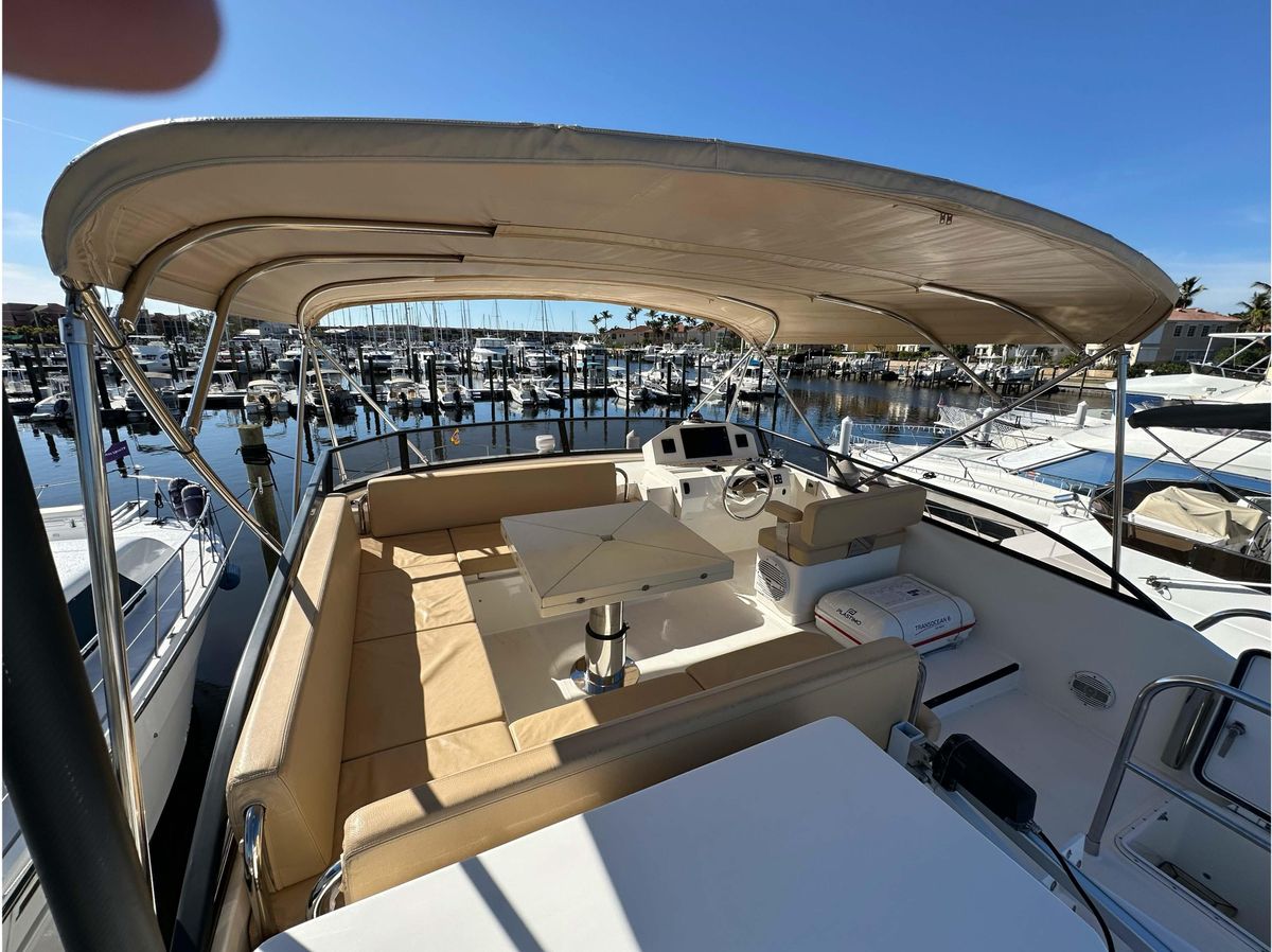 2019 Sundeck Yachts 58 