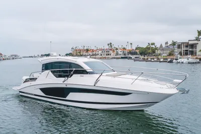2019 Four Winns Vista 355 Coupe