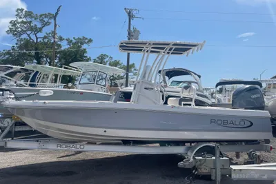 Robalo 206 Cayman